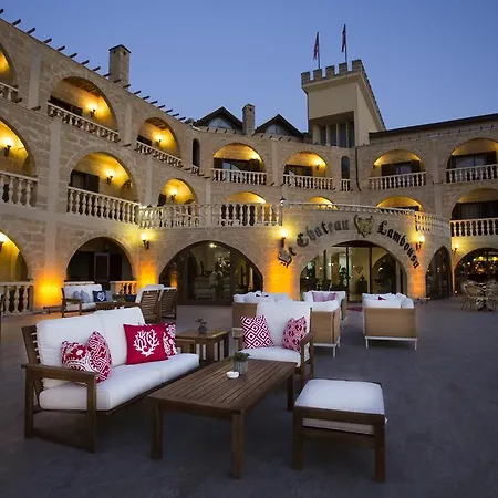 Le Chateau Lambousa Otel 4*