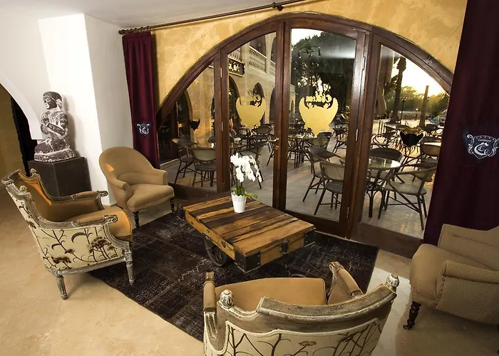 Le Chateau Lambousa Отель