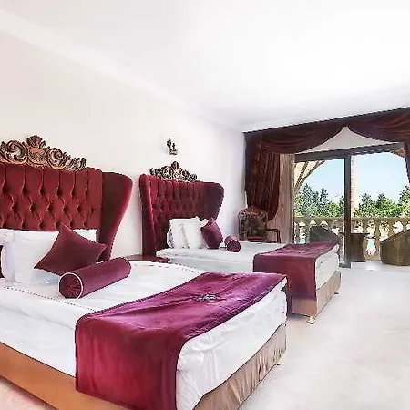 Hotel Le Chateau Lambousa