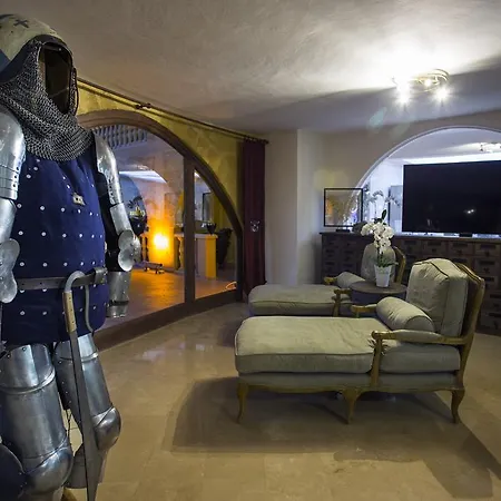 Le Chateau Lambousa Hotel