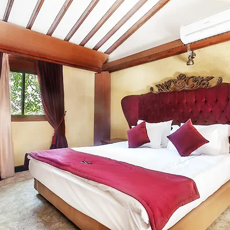 Hotel Le Chateau Lambousa