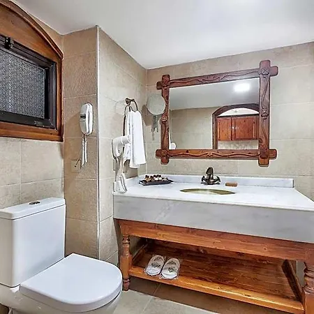 Le Chateau Lambousa Hotel Lapithos (Northern Cyprus)