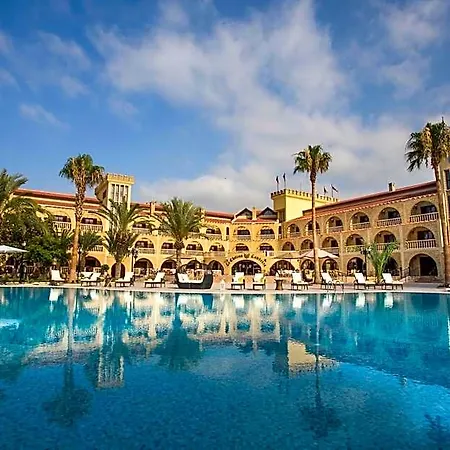 Hotel Le Chateau Lambousa