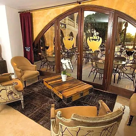 Le Chateau Lambousa Hotel