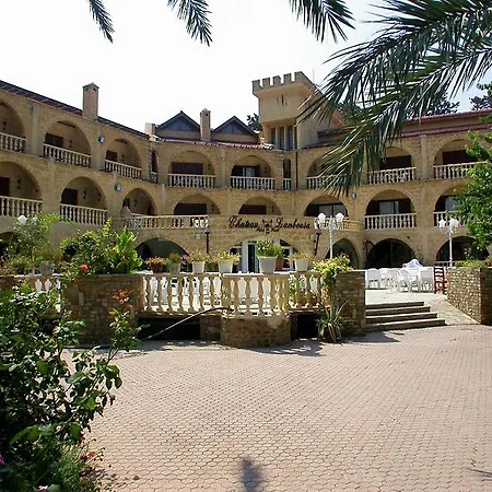 מלון Le Chateau Lambousa 4*