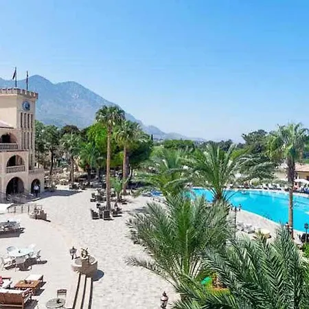 Hotel Le Chateau Lambousa