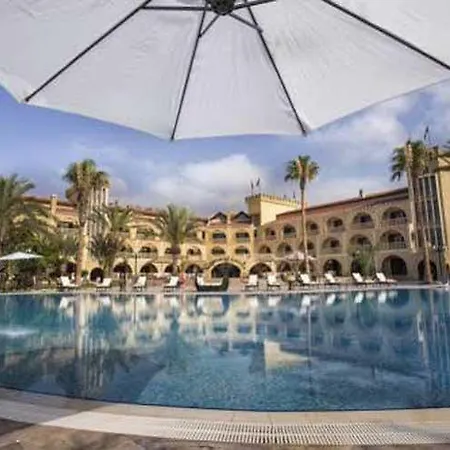 Hotel Le Chateau Lambousa 4*