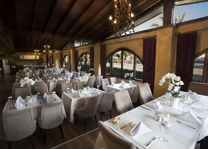 Le Chateau Lambousa ホテル ラピソス